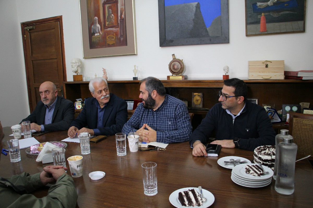 συνάντηση δήμαρχοι Χανιά Σημανδηράκης Οικονομικά