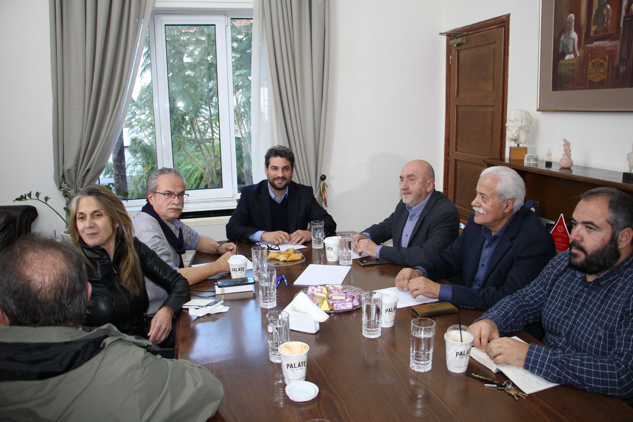 συνάντηση δήμαρχοι Χανιά Σημανδηράκης Οικονομικά