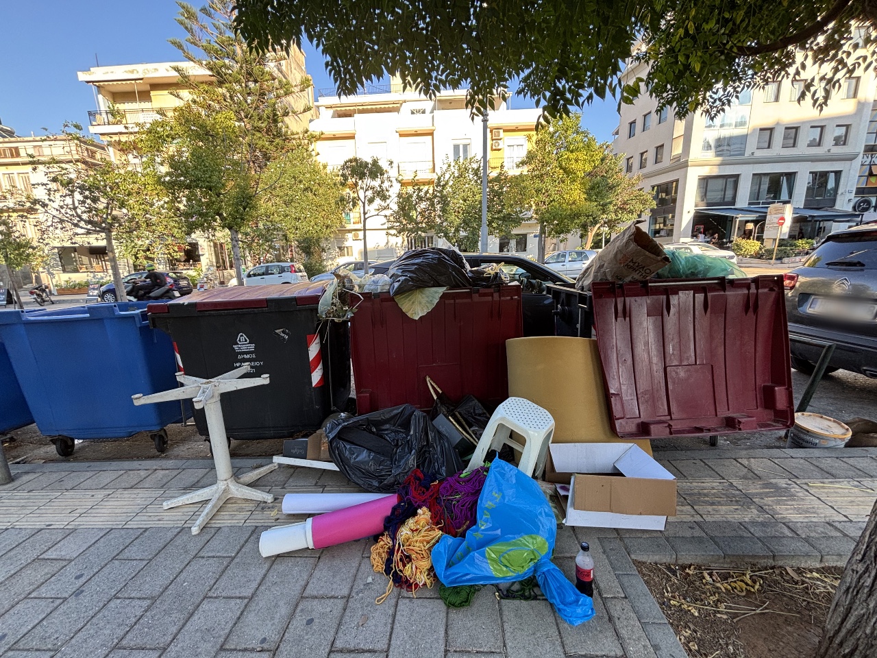 παντού σκουπίδια