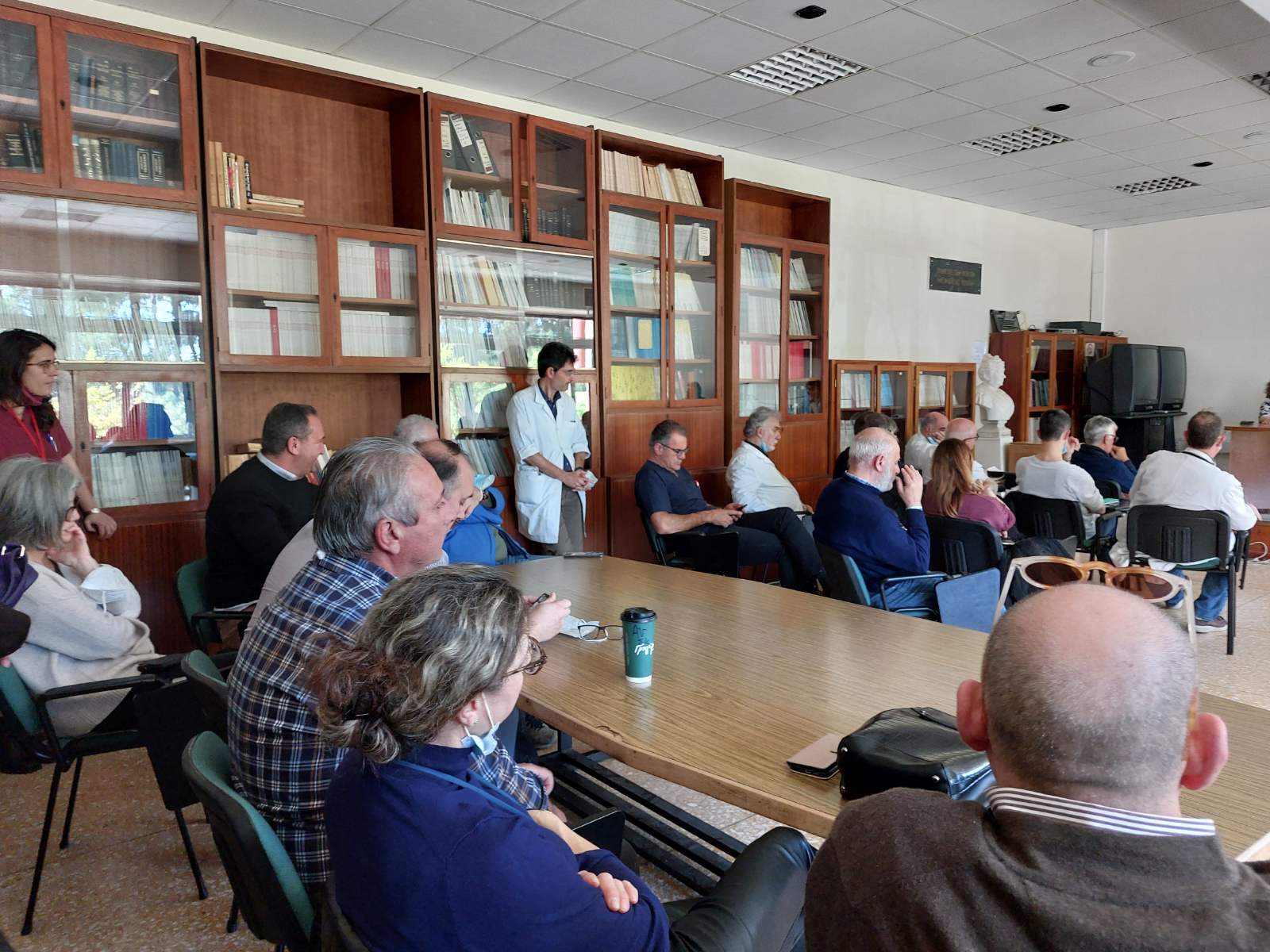 syneleysi..................