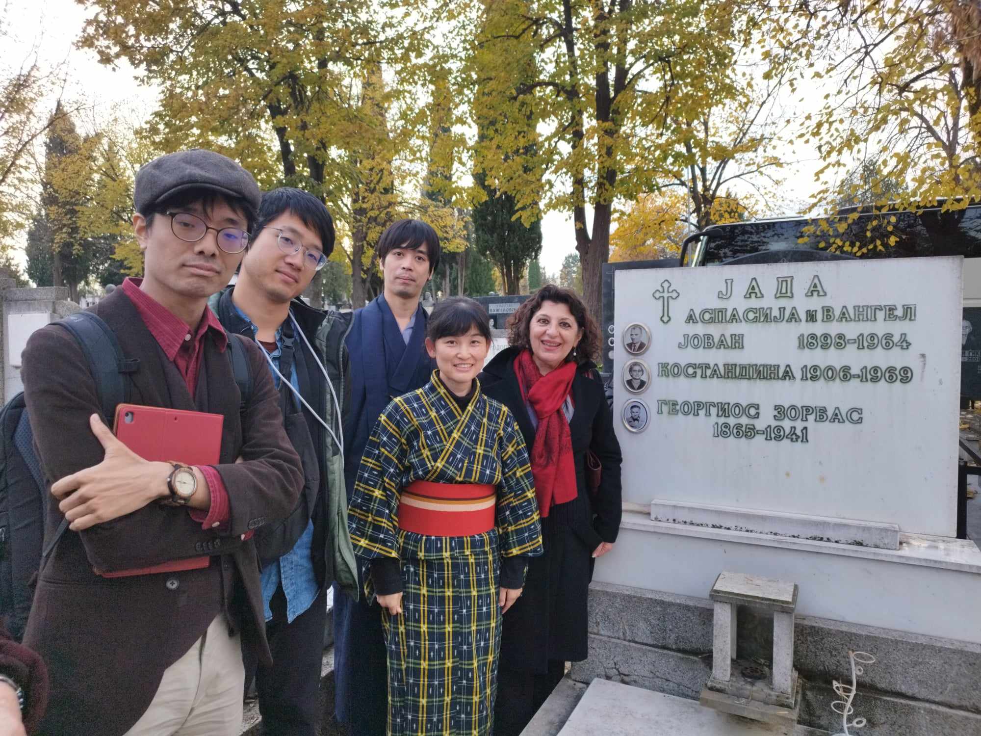 Τάφος Ζορμπά Φίλοι Καζαντζάκη