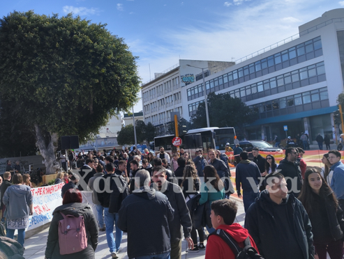 Στους δρόμους και η Κρήτη για τη θλιβερή επέτειο της τραγωδίας των Τεμπών