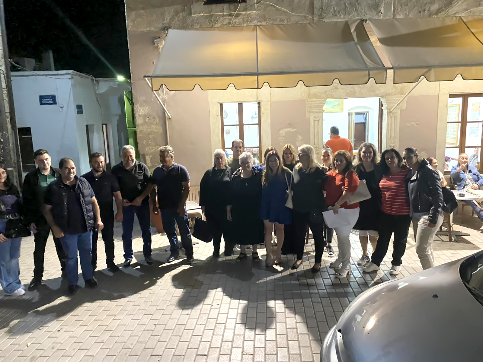 Νινιράκη περιοδείες