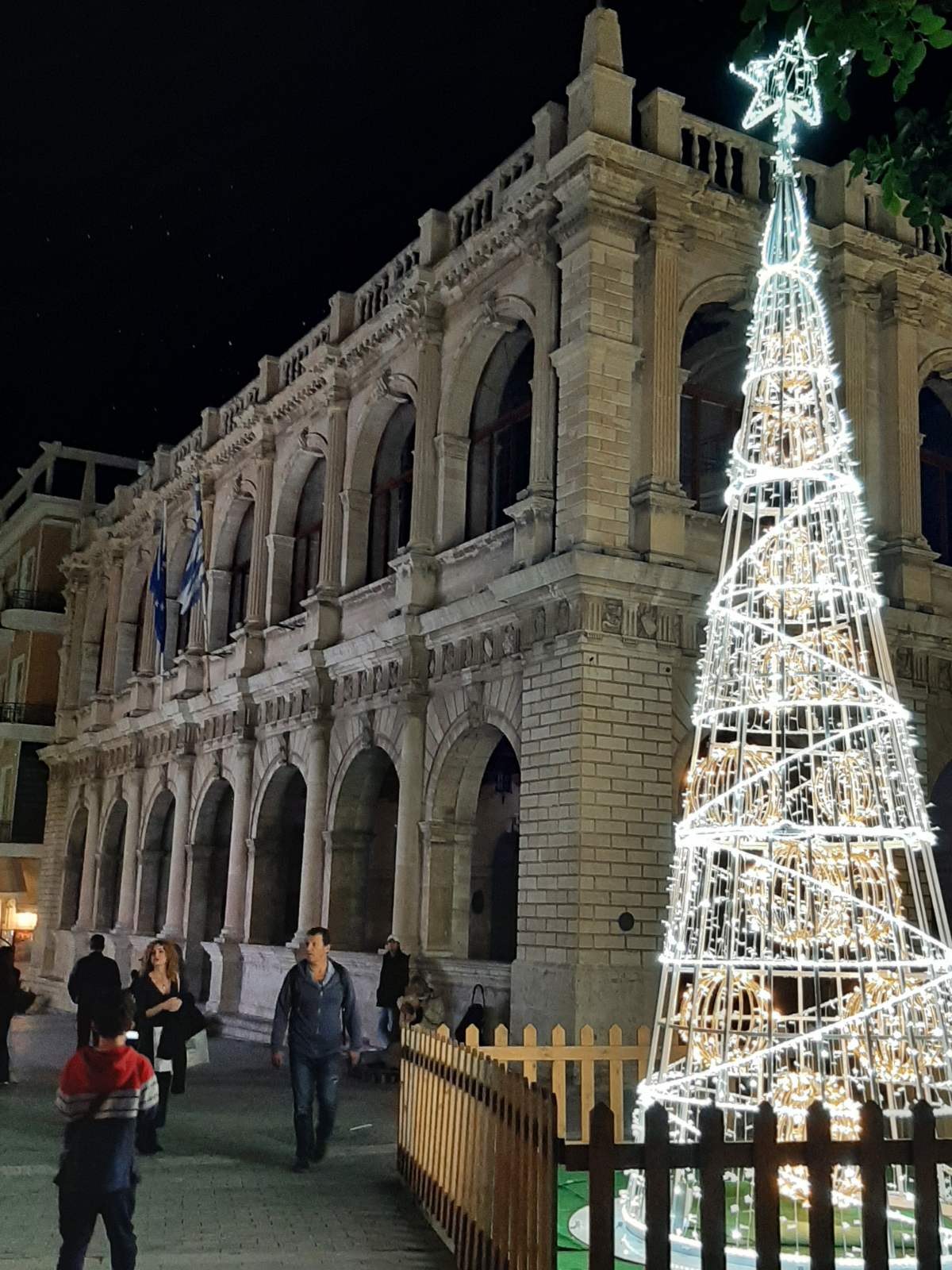 xristougenniatikos diakosmos3