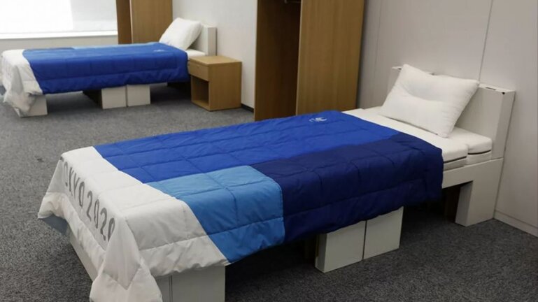 Κρεβάτια από… χαρτόνι στο Ολυμπιακό Χωριό του Τόκιο