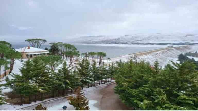 Σοβαρά προβλήματα από τη χιονοθύελλα που έπληξε πολλές περιοχές του Λιβάνου