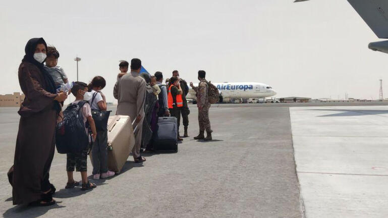Οι Ταλιμπάν απαγορεύουν στις γυναίκες να... ταξιδεύουν μόνες τους με αεροπλάνο 
