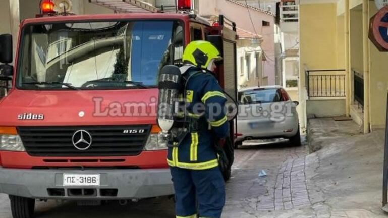 Συναγερμός για πυρκαγιά στο κέντρο της Λαμίας