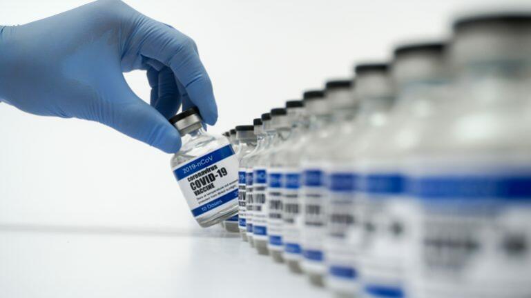 Κορωνοϊός: Πώς η «ανοσολογική αποτύπωση» μπορεί να επηρεάσει το μέλλον των εμβολίων;