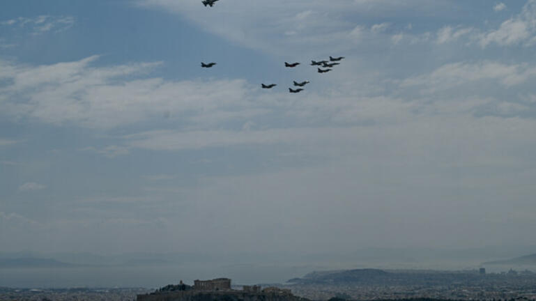 Μαχητικά αεροσκάφη πάνω από την Ακρόπολη