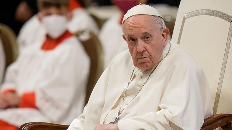 Ο πάπας Φραγκίσκος ζήτησε... τεκίλα για να του περάσει ο πόνος στο γόνατο!