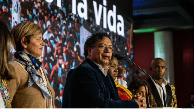  Κολομβία: Ο Γουστάβο Πέτρο ανακοινώνει το πρώτο όνομα υπουργού της κυβέρνησής του