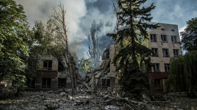 Οι ρωσικές στρατιωτικές δυνάμεις και οι δυνάμεις των αποσχιστών έχουν τον πλήρη έλεγχο της πόλης Λισιτσάνσκ