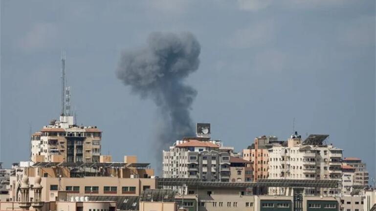 Παλαιστινιακά Εδάφη: Δεύτερη ημέρα συγκρούσεων με αεροπορικές επιθέσεις και ρουκέτες