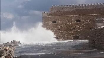 To Κεντρικό Λιμεναρχείο Ηρακλείου προειδοποιεί για ισχυρούς ανέμους