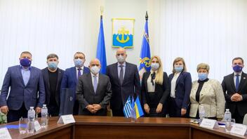 Δένδιας: Σειρά συναντήσεων στην Ουκρανία - Επισκέφτηκε το δημαρχείο της Μαριούπολης