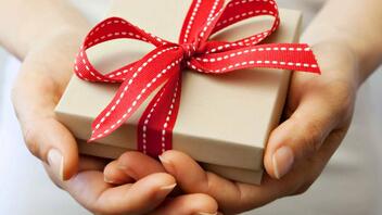 Γερμανία: 4 στους 10 σκέφτονται να προσφέρουν δώρα από δεύτερο χέρι