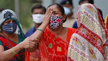 Υποχρεωτική και πάλι η μάσκα στο Νέο Δελχί