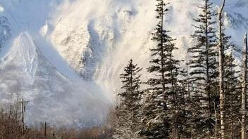 Μαγευτική φωτογραφία από τον χιονισμένο Όλυμπο