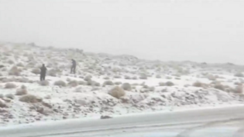 Ιστορική χιονόπτωση στη Σαουδική Αραβία: Στα λευκά η έρημος!