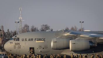 Αμερικανοί αλεξιπτωτιστές έφτασαν στο αεροδρόμιο του Ρεζόφ