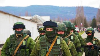 Για αποχώρηση στρατευμάτων από τα δυτικά και από την Κριμαία κάνει λόγο το Υπ. Άμυνας