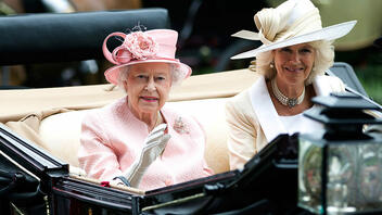 «Βασίλισσα Καμίλα»: Έτσι θα λέγεται η δούκισσα της Κορνουάλης όταν ανέβει στο θρόνο ο Κάρολος