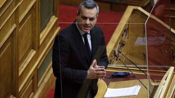 Κοινοβουλευτικός εκπρόσωπος του ΣΥΡΙΖΑ-ΠΣ ο Χάρης Μαμουλάκης στο σ/ν του Υπουργείου Υποδομών και Μεταφορών