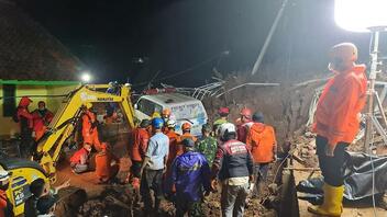 Ινδονησία: 13 νεκροί, δεκάδες τραυματίες σε τροχαίο στο οποίο ενεπλάκη λεωφορείο