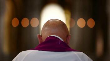 Υπέρ της κατάργησης της υποχρέωσης αγαμίας των κληρικών τάσσεται ο Επίσκοπος Μονάχου