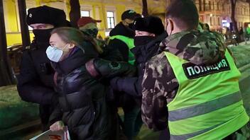 Μόσχα: Συλλήψεις διαδηλωτών στις αντιπολεμικές συγκεντρώσεις