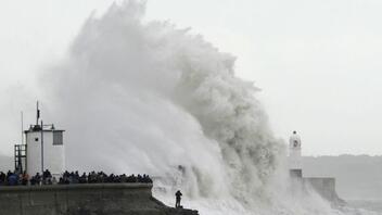 Βρετανία: Νέα προειδοποίηση για πολύ ισχυρή καταιγίδα που θα… συμπληρώσει τις καταστροφές της Γιούνις