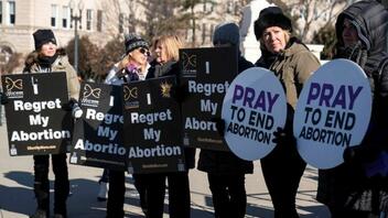 Η Φλόριντα ενέκρινε νομοσχέδιο για την απαγόρευση των αμβλώσεων μετά τη 15η εβδομάδα κύησης