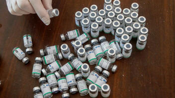 Εμβόλιο: Η Γερμανία σπεύδει να εξασφαλίσει αποθέματα έως το 2029