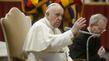 Πάπας Φραγκίσκος: «Αν δεν σε παντρευτώ, θα γίνω ιερέας»