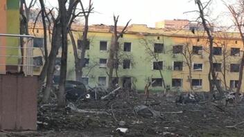 Οι ουκρανικές αρχές προσπαθούν να απομακρύνουν αμάχους από την Μαριούπολη