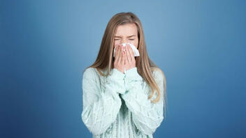 Αλλεργικές παθήσεις την άνοιξη: Ποια μέτρα μπορείτε να πάρετε μέσα στο σπίτι σας