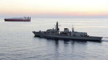 Φορτηγό πλοίο των ΗΑΕ βυθίστηκε στα ανοικτά των ακτών της χώρας