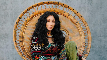 Cher: Η δημόσια συγγνώμη και τα ψυχολογικά προβλήματα που αντιμετωπίζει