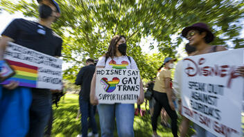 Disney: Εργαζόμενοι απεργούν γιατί η εταιρεία «στηρίζει τον ομοφοβικό νόμο της Φλόριντα»