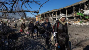 Oυκρανία: Χτυπήθηκε καραβάνι αμάχων στο Κίεβο, επτά οι νεκροί!