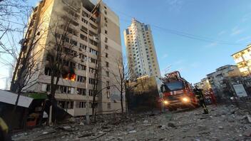 Πόλεμος στην Ουκρανία: Νέες εκρήξεις στο Κίεβο, χτυπήθηκε πολυκατοικία