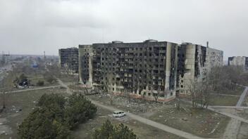 Πόλεμος στην Ουκρανία: Ρωσικές δυνάμεις βομβάρδισαν σχολείο στη Μαριούπολη, λένε οι Ουκρανοί