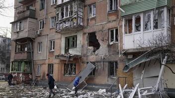 Με τελική επίθεση στο Κίεβο απειλεί η Ρωσία, άνοιγμα Ζελένσκι για συμφωνία 
