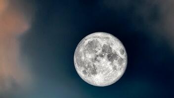 Πανσέληνος Μαρτίου 2022: Πότε είναι το Φεγγάρι του Σκουληκιού