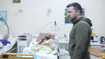 Ο Ζελένσκι επισκέφθηκε τραυματίες μαχητές σε στρατιωτικό νοσοκομείο 
