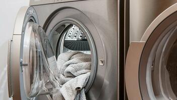 Οι λόγοι που ένα πλυντήριο δεν καθαρίζει καλά τα ρούχα