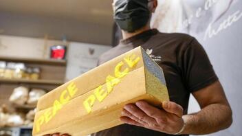 Ιταλία: Αρτοποιός φτιάχνει «ψωμί της ειρήνης» για να ενισχύσει τους Ουκρανούς