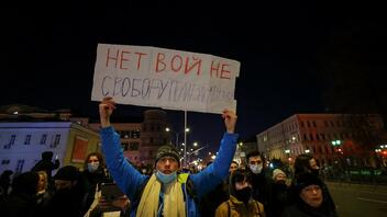 Ρωσία: Πάνω από 700 συλλήψεις σε διαδηλώσεις εναντίον του πολέμου