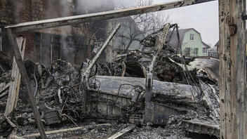 Ουκρανία: Το πρώτο κομβόι αμάχων απομακρύνθηκε από την πόλη Σούμι